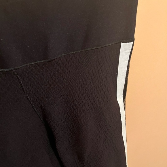 LAST CHANCE | Ultracor Black Quilted Leggings with White Stripe - Picture 6 of 7